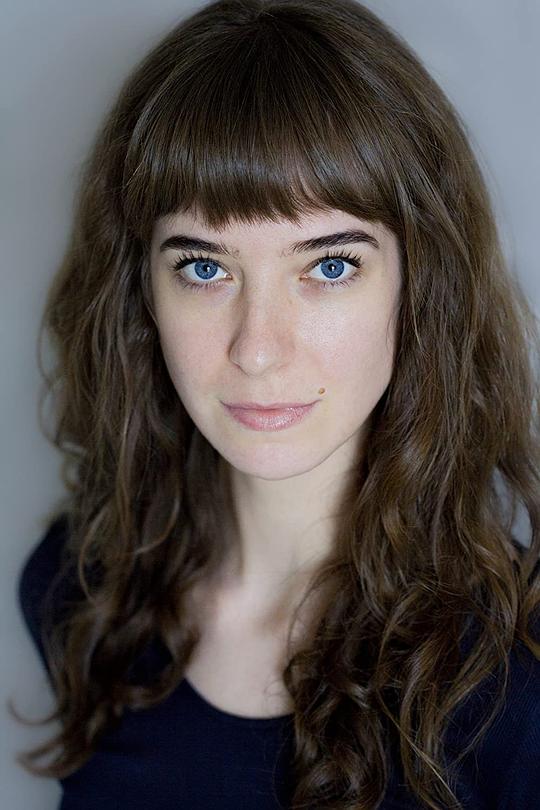玛德琳·西姆斯-菲尔 Madeleine Sims-Fewer照片