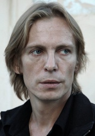 沙鲁纳斯·巴塔斯 Sharunas Bartas照片
