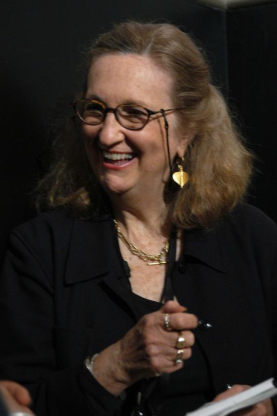 Nell Cox照片