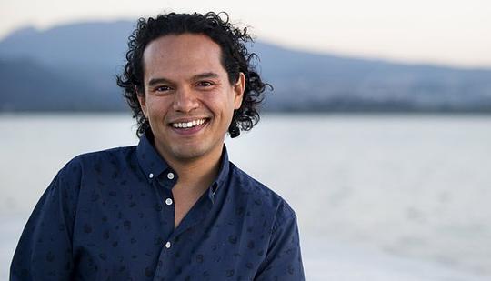 路易斯·奥利瓦 Luis Oliva照片