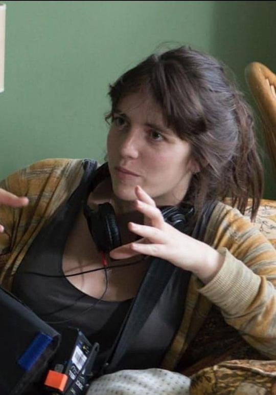 戴尔芬·吉拉德 Delphine Girard照片