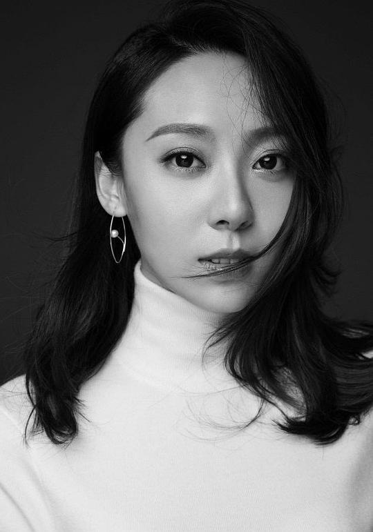 鄂靖文 Jingwen E照片