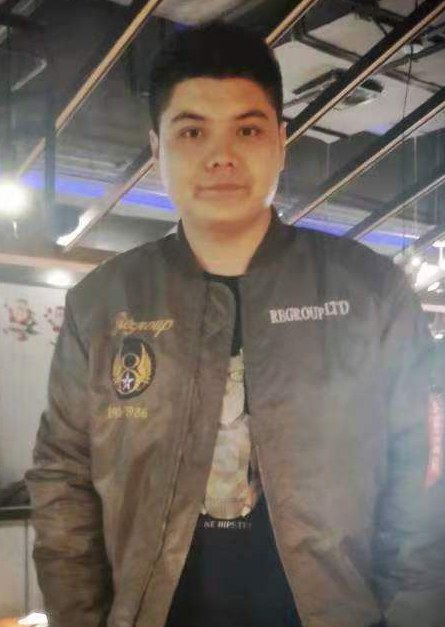 巴赫 He Ba照片