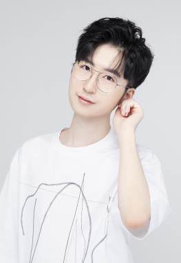 李昕 Xin Li照片
