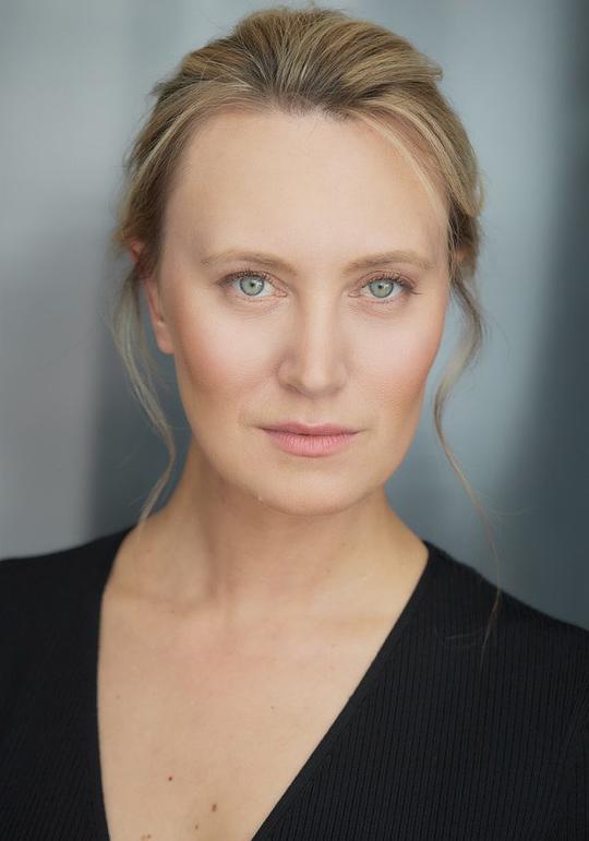 拉莫娜·冯·普什 Ramona Von Pusch照片