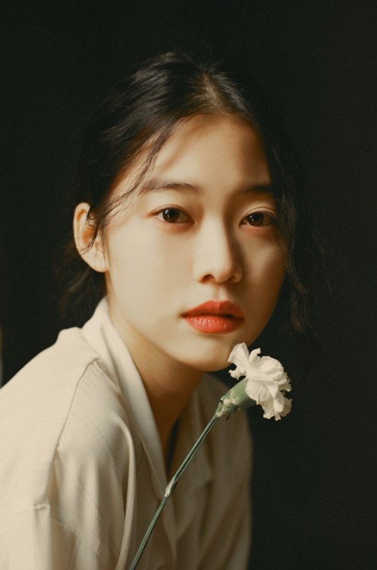 郑伊书 Yi-Seo Jung照片