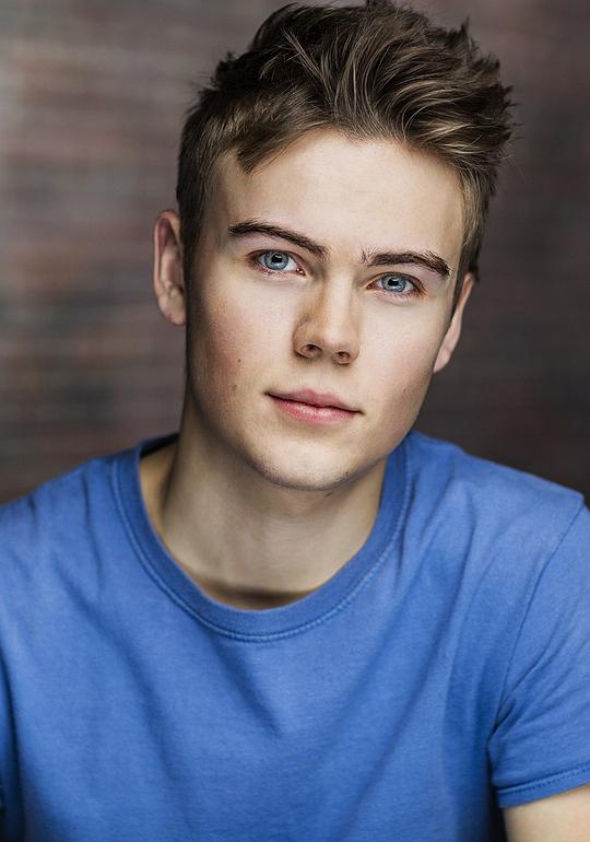 盖奇·芒罗 Gage Munroe照片