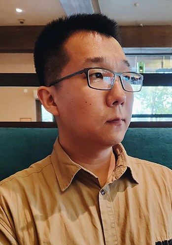 陈小龙照片
