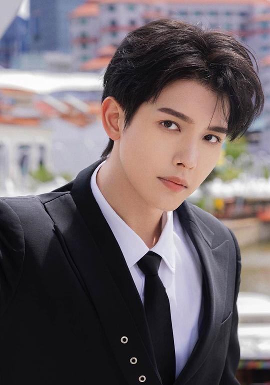 王以纶 Riley Wang照片