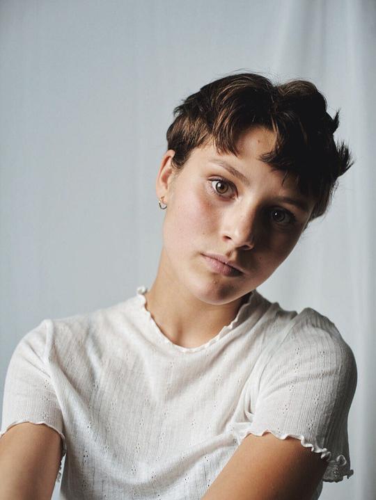 鲁比·达格纳尔 Ruby Dagnall照片