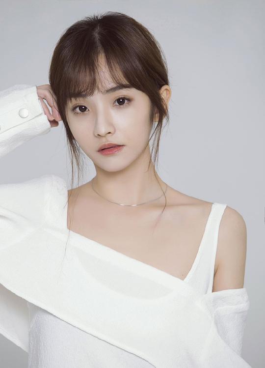 江易轩 Yixuan Jiang照片