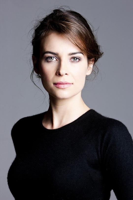 卡米拉·阿维森 Camilla Arfwedson照片