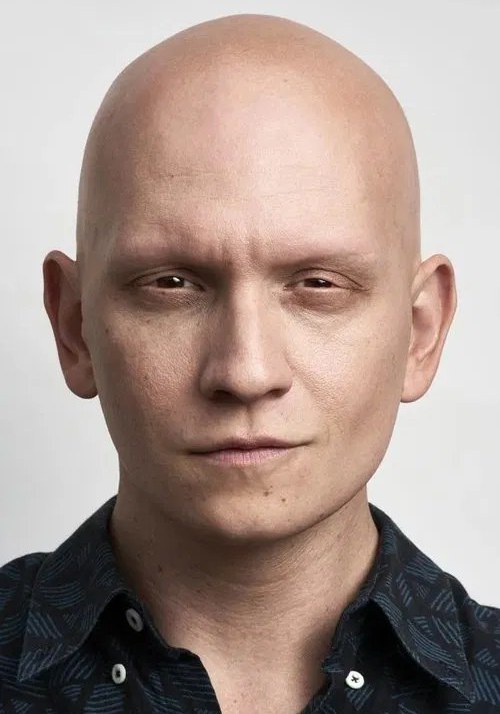 安东尼·卡里根 Anthony Carrigan照片