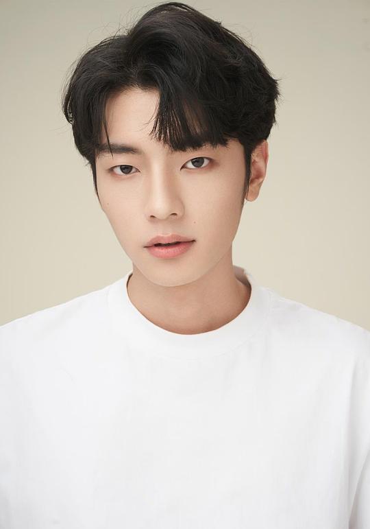 张嘉鑫 Jiaxin Zhang照片