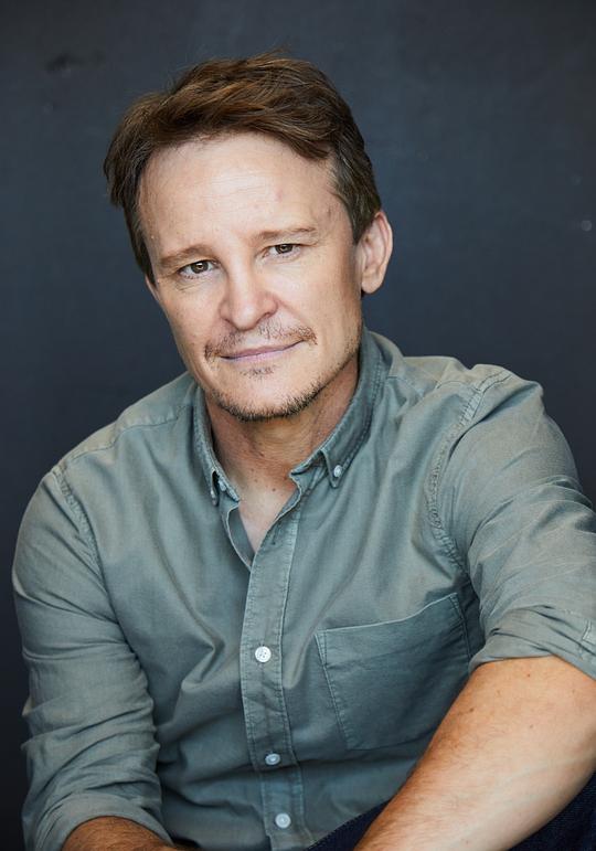 达蒙·海瑞曼 Damon Herriman照片