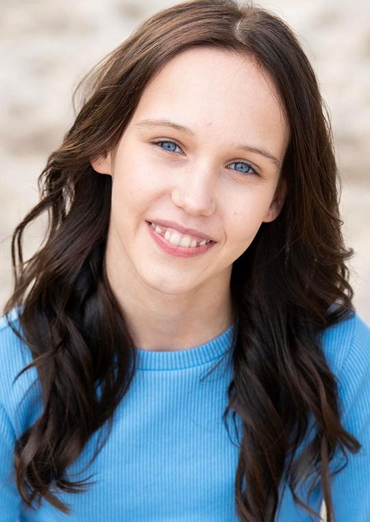 米莎·海伍德 Mischa Heywood照片