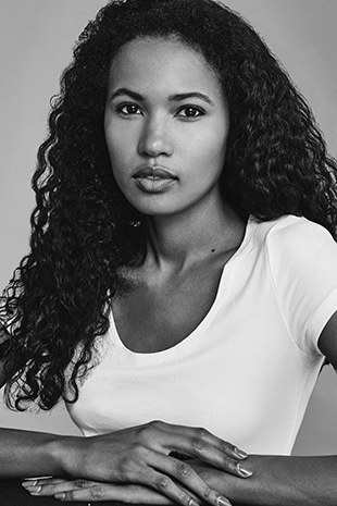 福拉·埃文斯·阿金博拉 Fola Evans-Akingbola照片