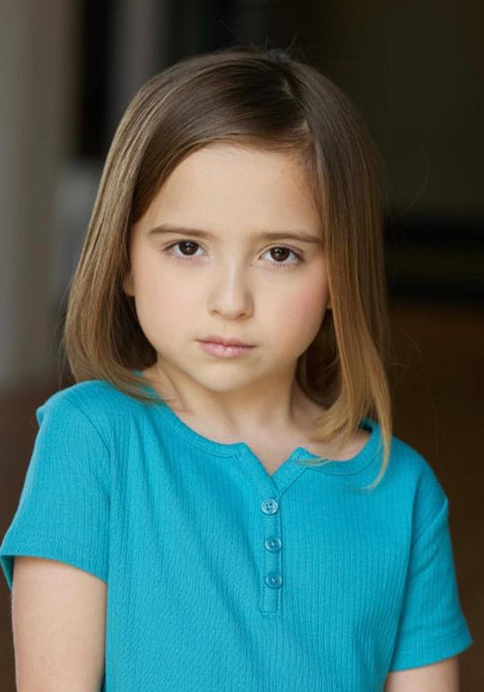卢西亚娜·凡德特 Luciana VanDette照片