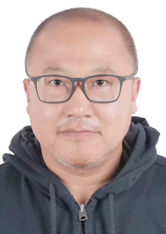 田珉照片