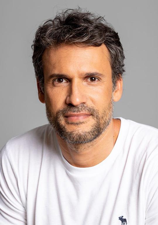 雅迪尔·费尔南德斯 Yadier Fernández照片
