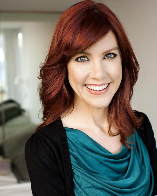 贝琳达·布罗米洛 Belinda Bromilow照片