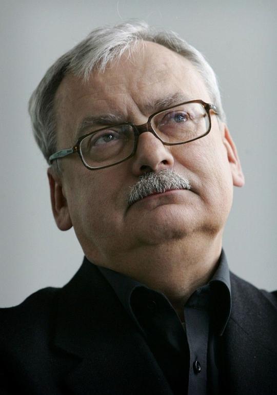 安杰伊·萨普科夫斯基 Andrzej Sapkowski照片