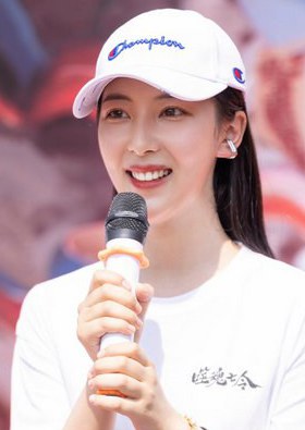 何雨宸 Yuchen He照片