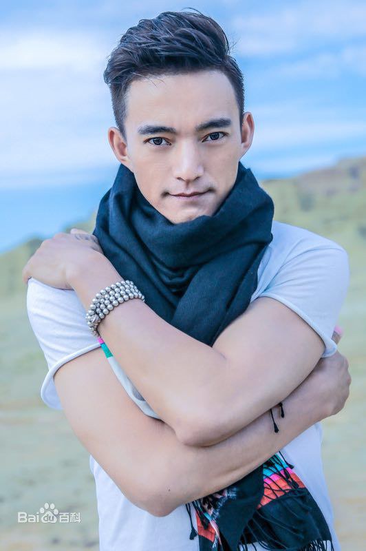 容尔甲 Erjia Rong照片