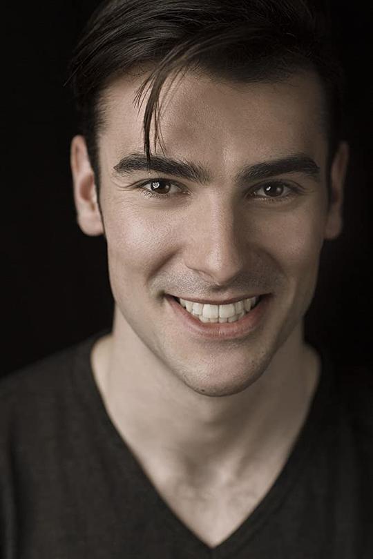马修·德尔·贝尔·贝鲁兹 Matthew Del Bel Belluz照片