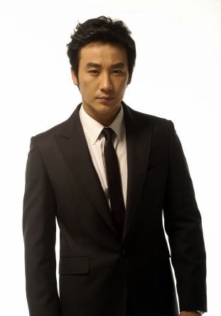 严泰雄 Tae-woong Eom照片