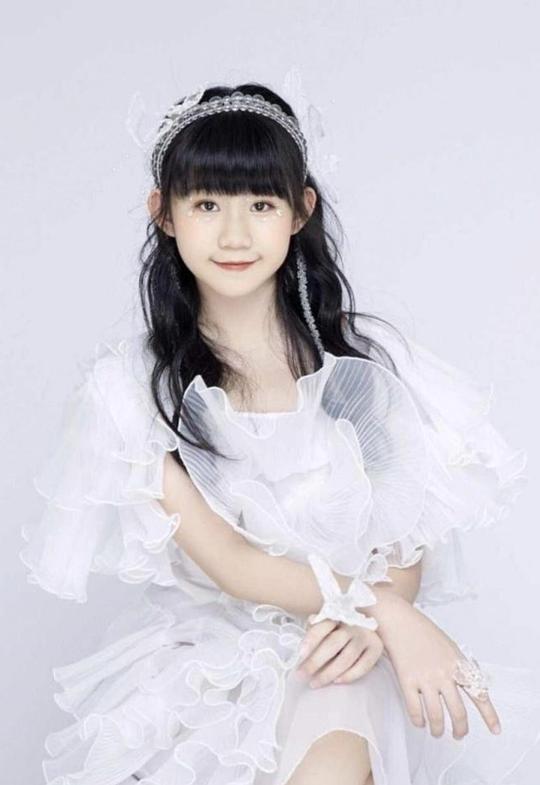 龙紫岚 Zilan Long照片