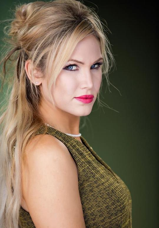 詹妮弗·伍兹 Jennifer Woods照片