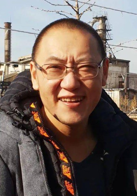 何燕江 Yanjiang He照片