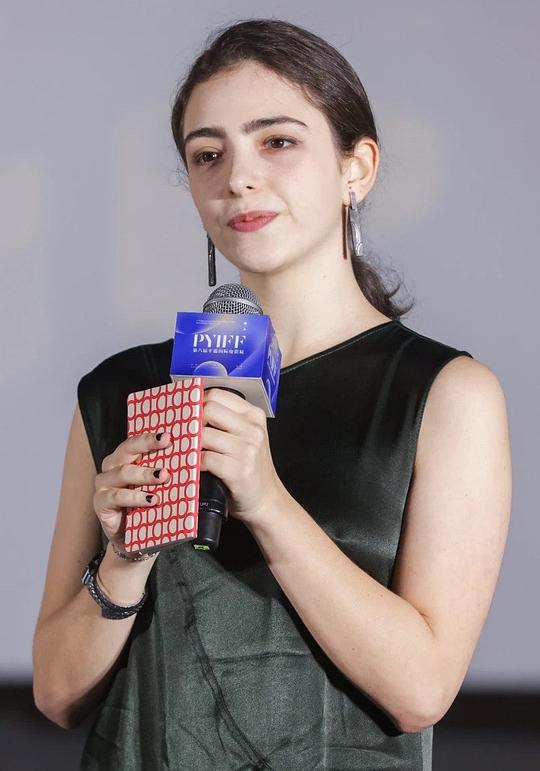 路易莎·科索夫斯基 Luiza Kosovski照片