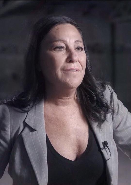 Terri Apple照片