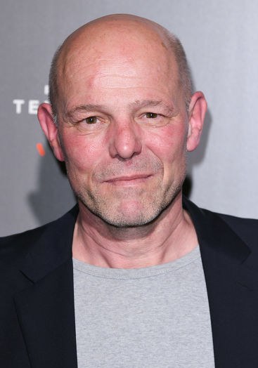 西蒙·赛伦·琼斯 Simon Cellan Jones照片