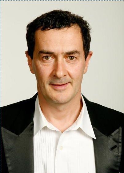 朱利安·法里诺 Julian Farino照片