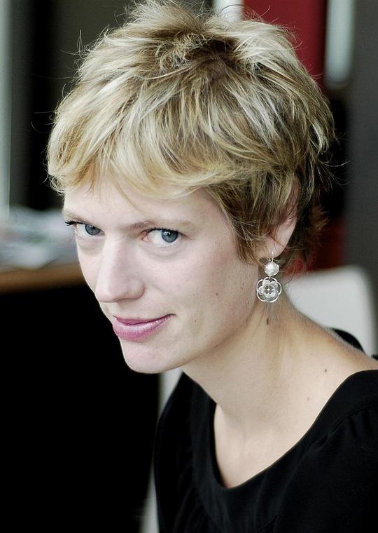 德尔芬·阿古特 Delphine Agut照片