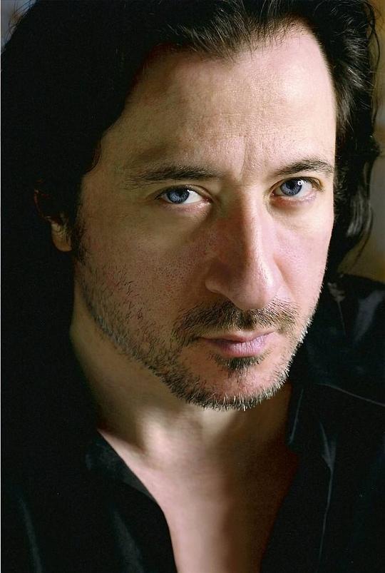 费德里克·卡斯特鲁西奥 Federico Castelluccio照片