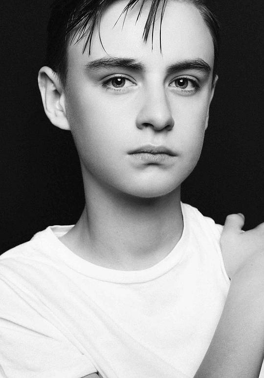 杰登·马泰尔 Jaeden Martell照片
