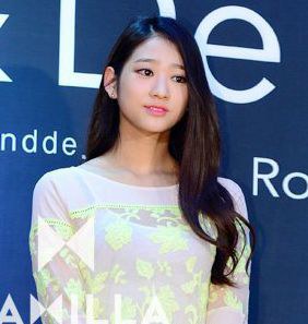 裴卢丽 Noo-Ri Bae照片