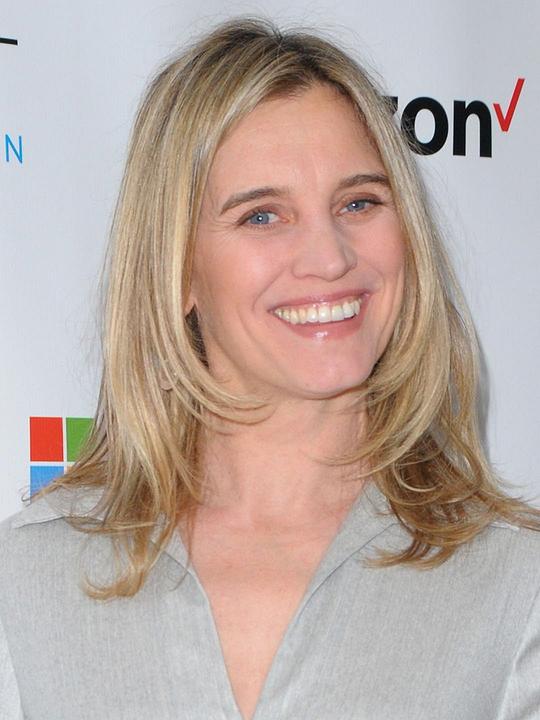 伊莎贝尔·吉利斯 Isabel Gillies照片