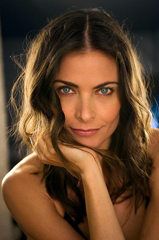塔拉·维斯特伍德 Tara Westwood照片