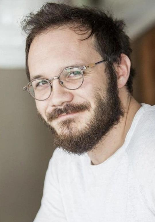 德尼兹·塞利洛格卢 Deniz Celiloglu照片