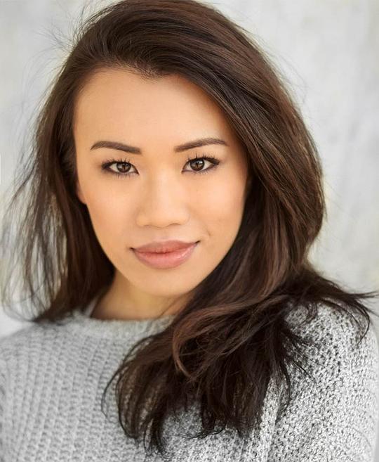 Vivian Full照片