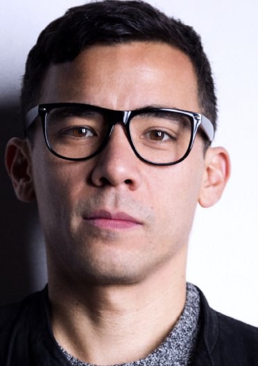康拉德·里卡摩拉 Conrad Ricamora照片