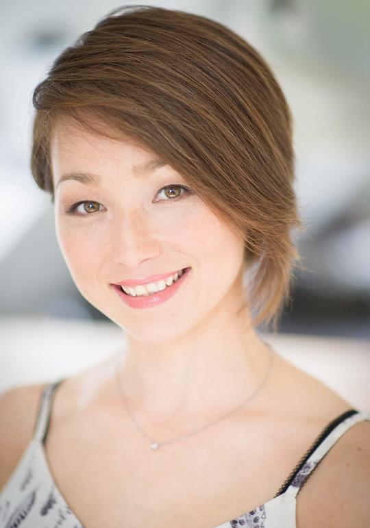 埃米莉·谢尔顿 Emily Shelton照片