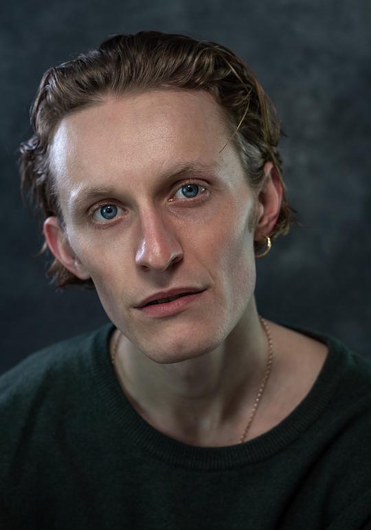 亚当·扬 Adam Young照片