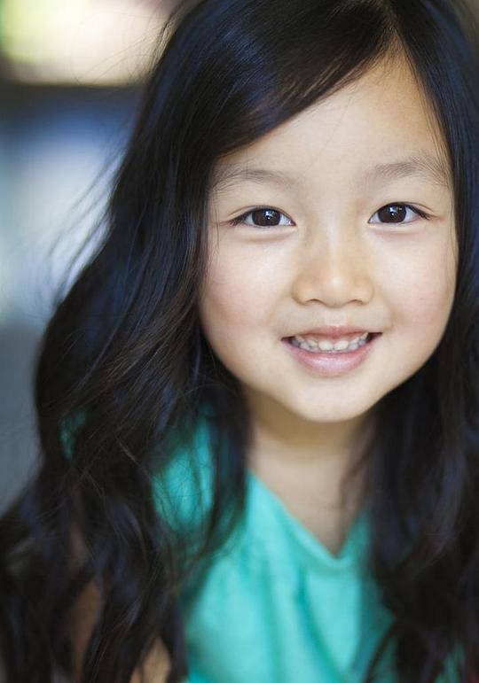 曾晶莹 Malea Emma Tjandrawidjaja照片
