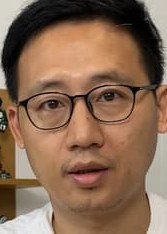Kwang Il Han照片
